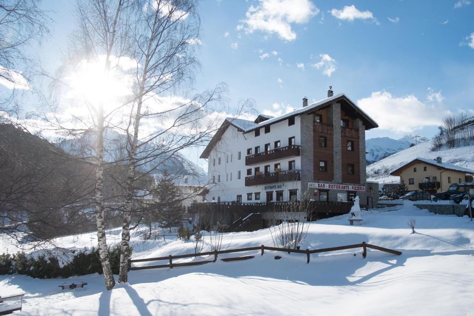 Hotel, Bar & Bistrot Saint Nicolas Gran Paradiso القديس نقولا المظهر الخارجي الصورة