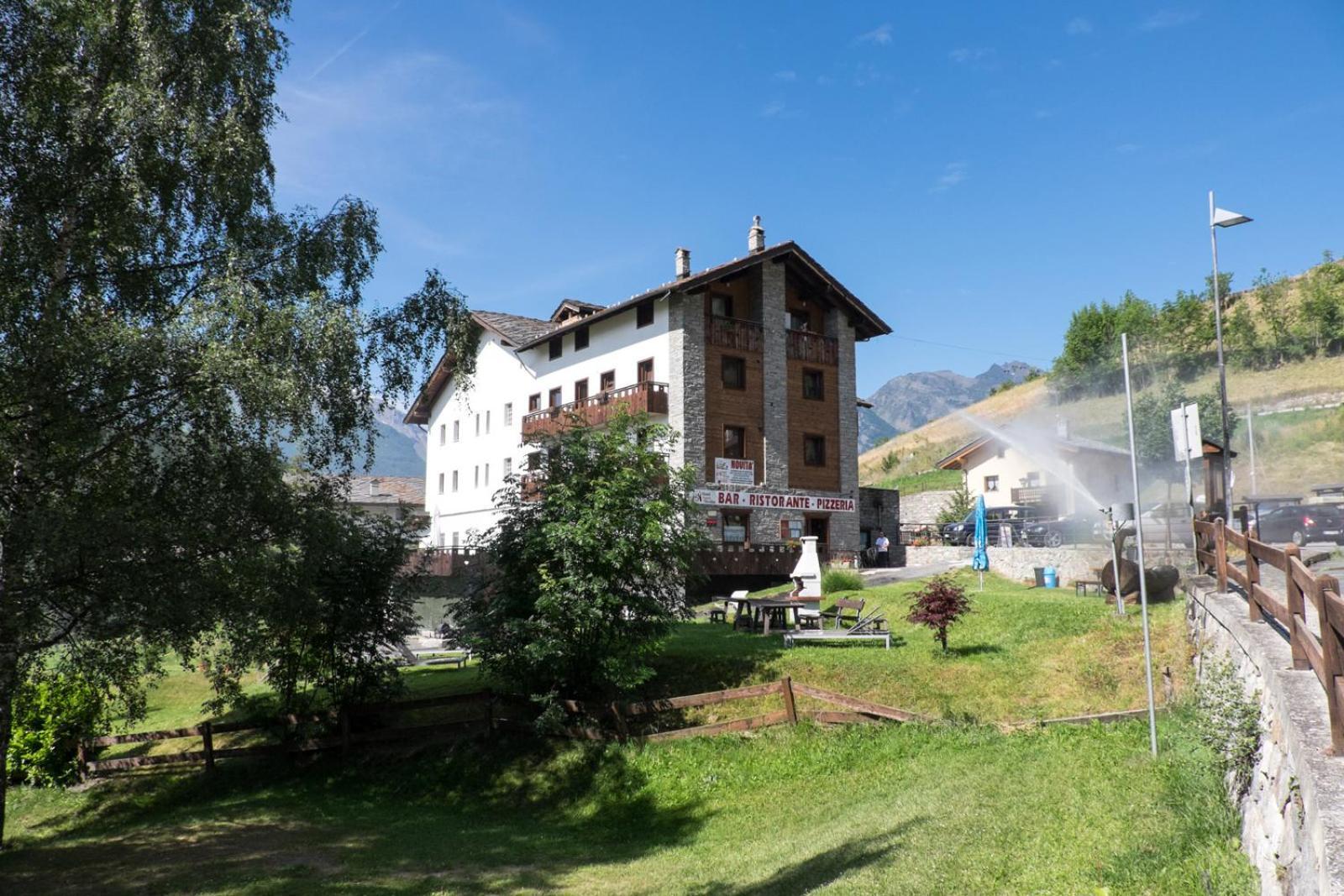 Hotel, Bar & Bistrot Saint Nicolas Gran Paradiso القديس نقولا المظهر الخارجي الصورة