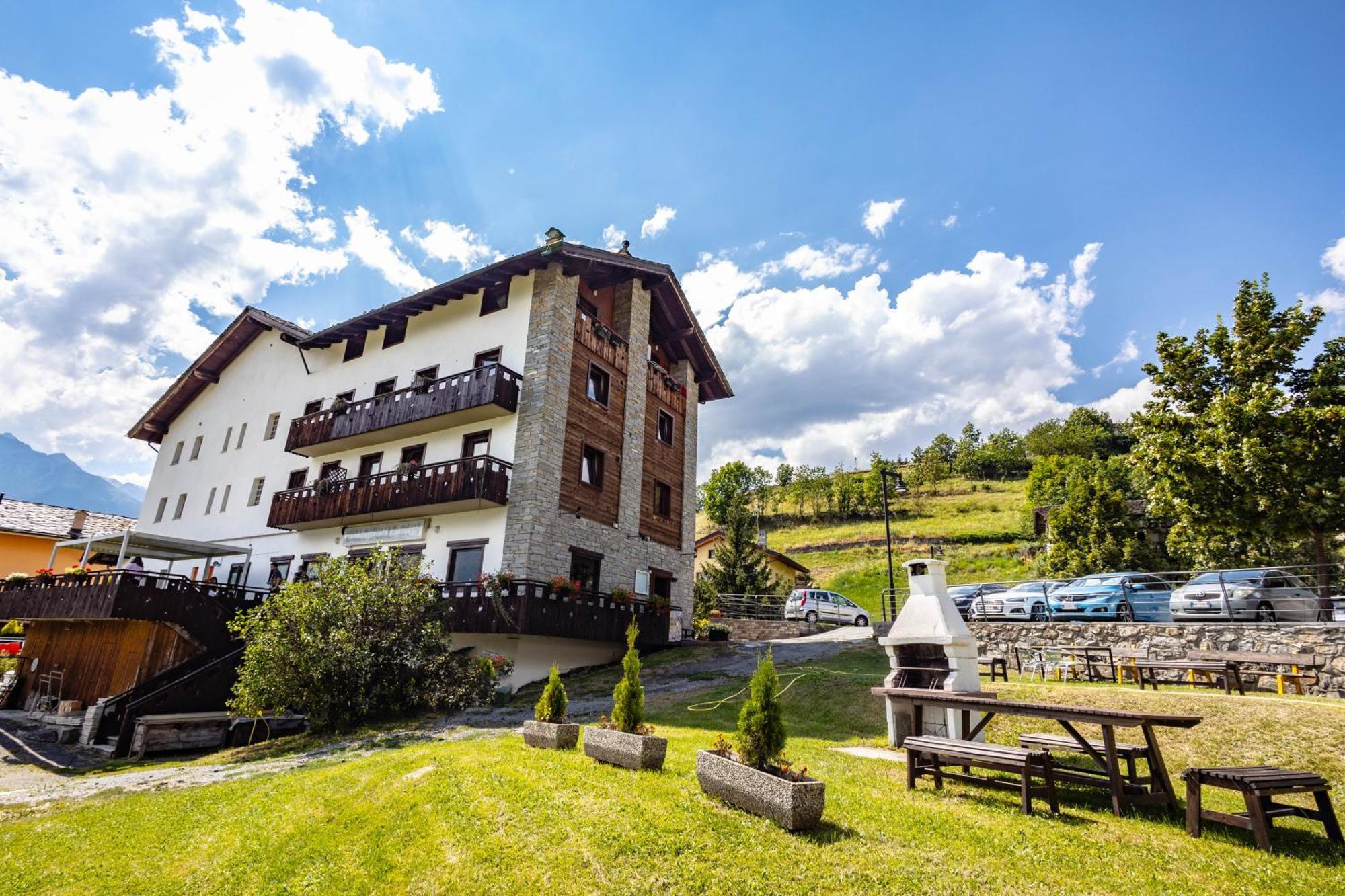 Hotel, Bar & Bistrot Saint Nicolas Gran Paradiso القديس نقولا المظهر الخارجي الصورة