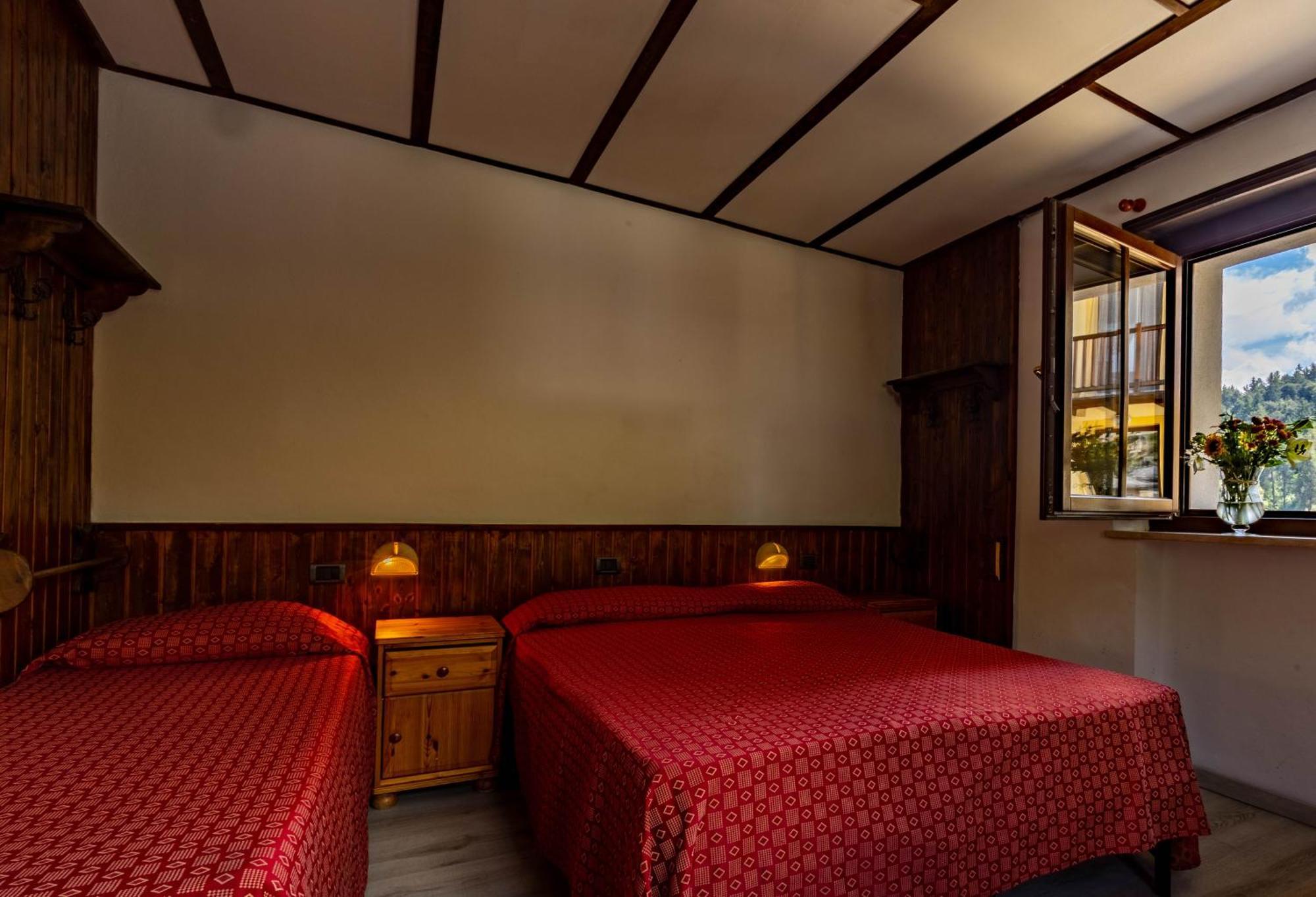 Hotel, Bar & Bistrot Saint Nicolas Gran Paradiso القديس نقولا المظهر الخارجي الصورة