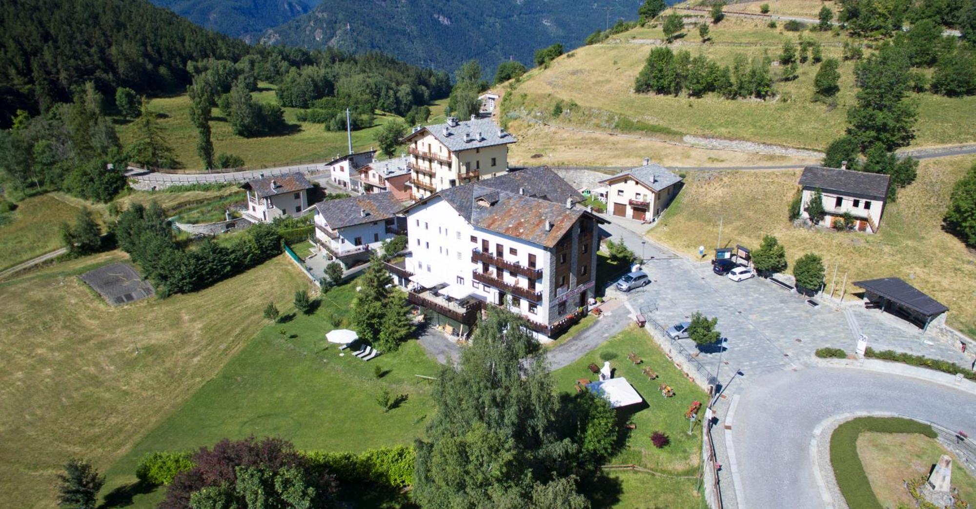 Hotel, Bar & Bistrot Saint Nicolas Gran Paradiso القديس نقولا المظهر الخارجي الصورة